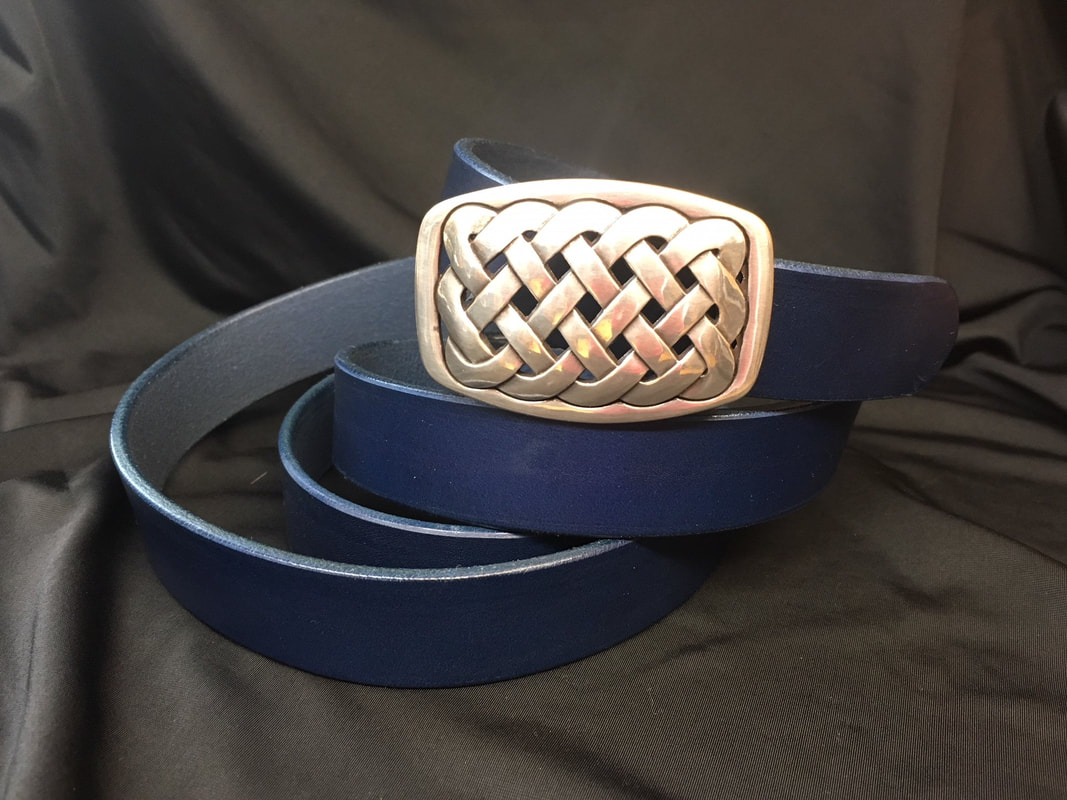 Massgefertigte Ledergürtel aus dem Atelier Gerber